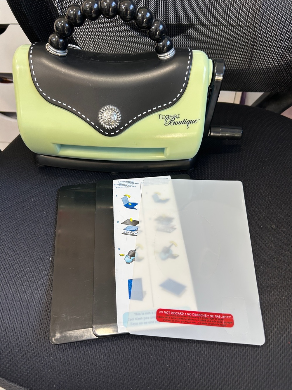 Sizzix Texture Boutique Embossing Machine in Light Green and Black